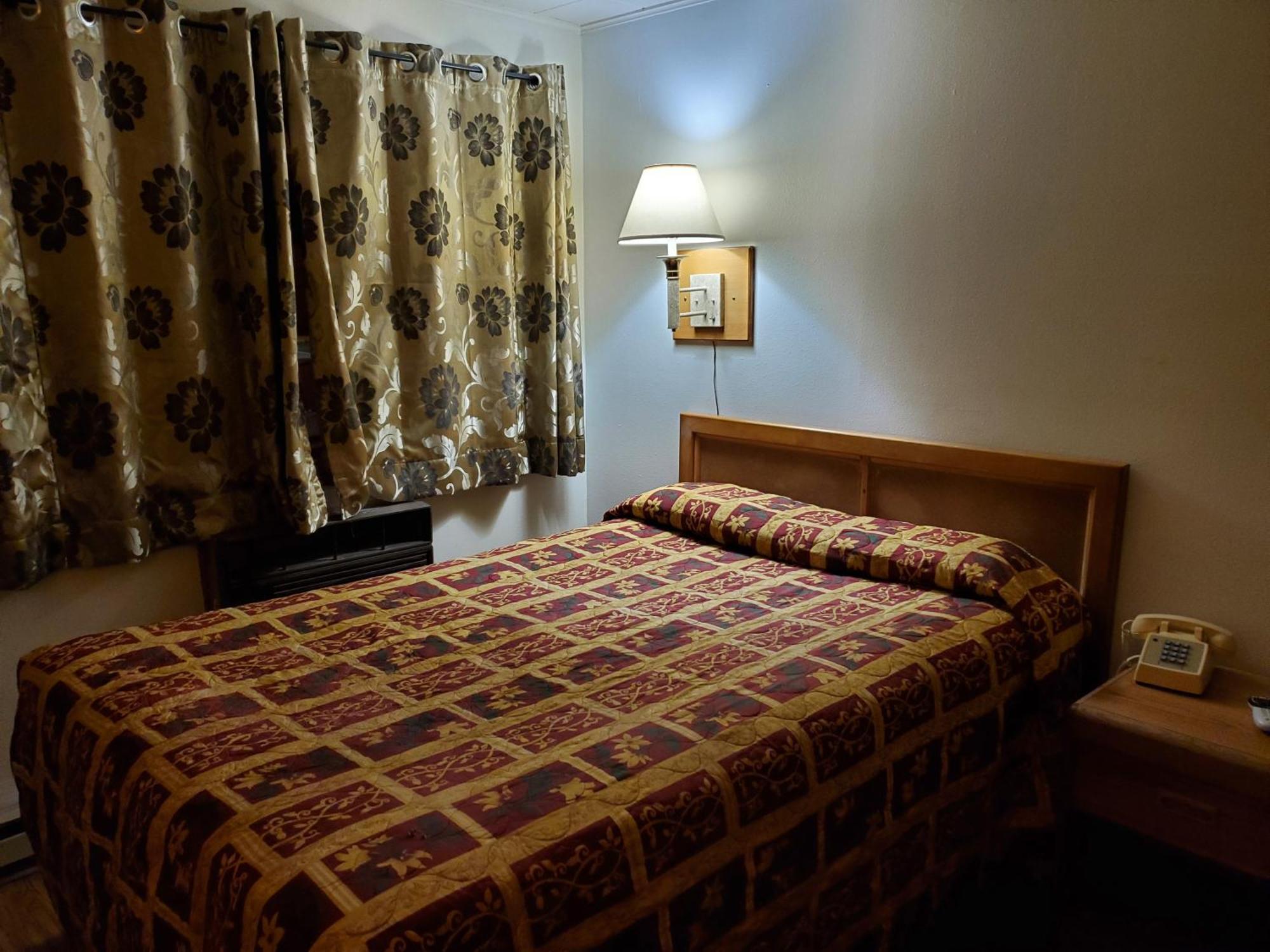 Royal Motor Inn Ла-Гранде Экстерьер фото